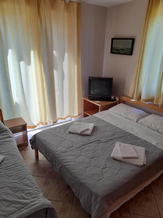 Bato Rooms Pestani Kültér fotó