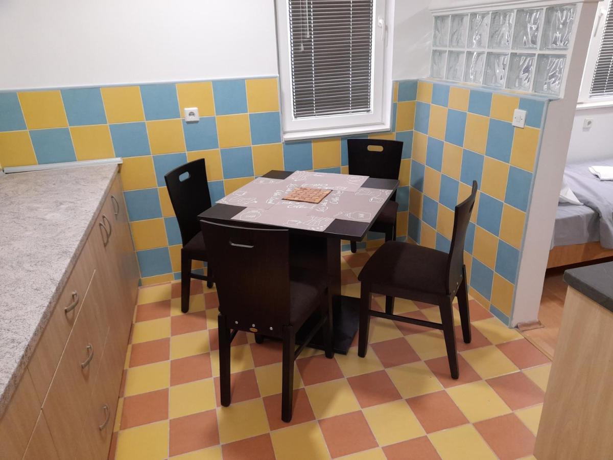 Bato Rooms Pestani Kültér fotó