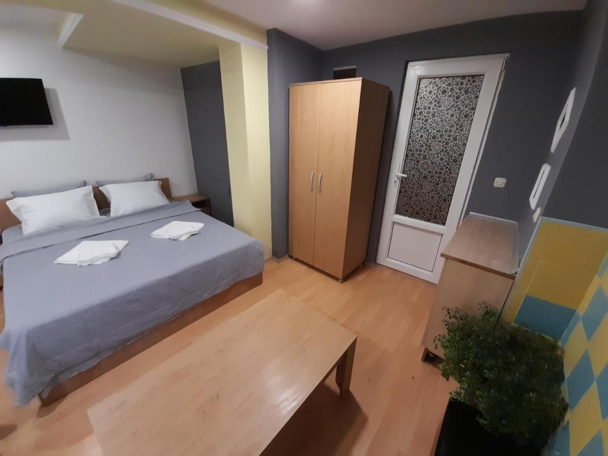 Bato Rooms Pestani Kültér fotó
