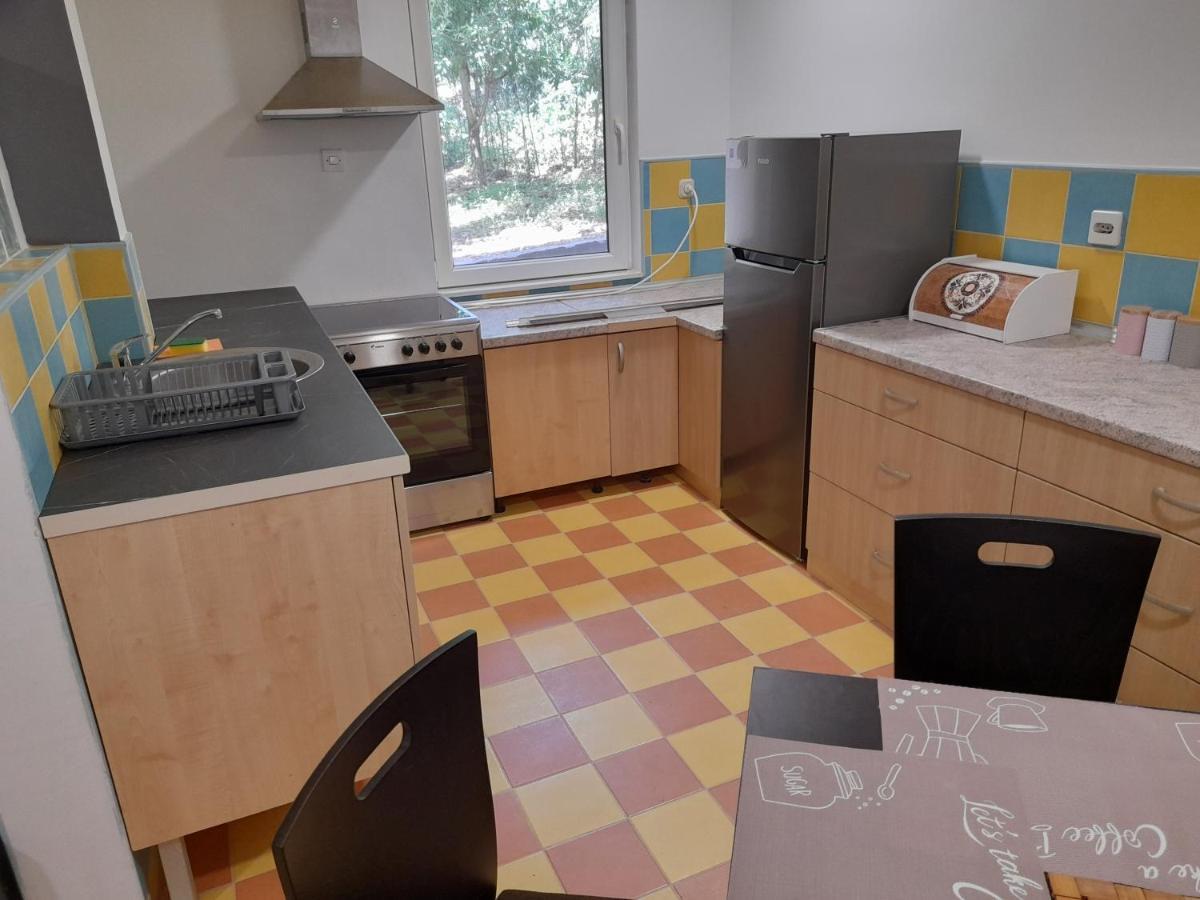 Bato Rooms Pestani Kültér fotó