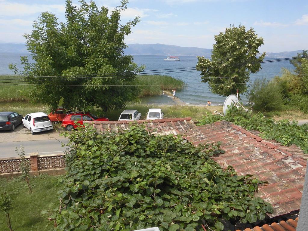 Bato Rooms Pestani Szoba fotó