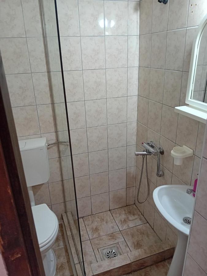 Bato Rooms Pestani Kültér fotó