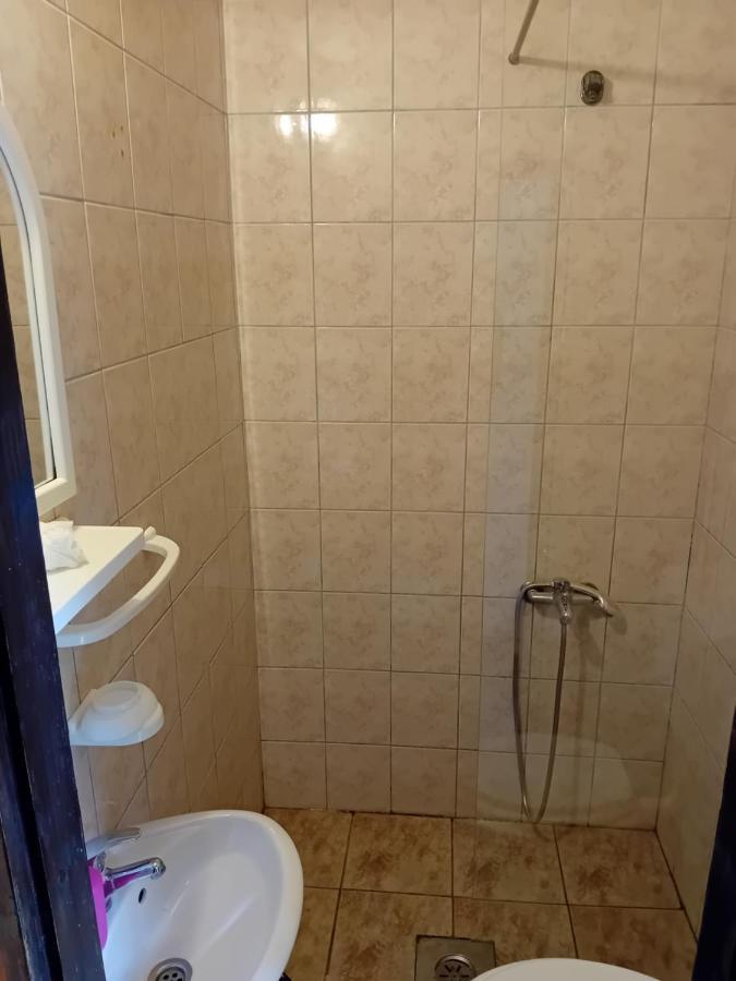 Bato Rooms Pestani Kültér fotó